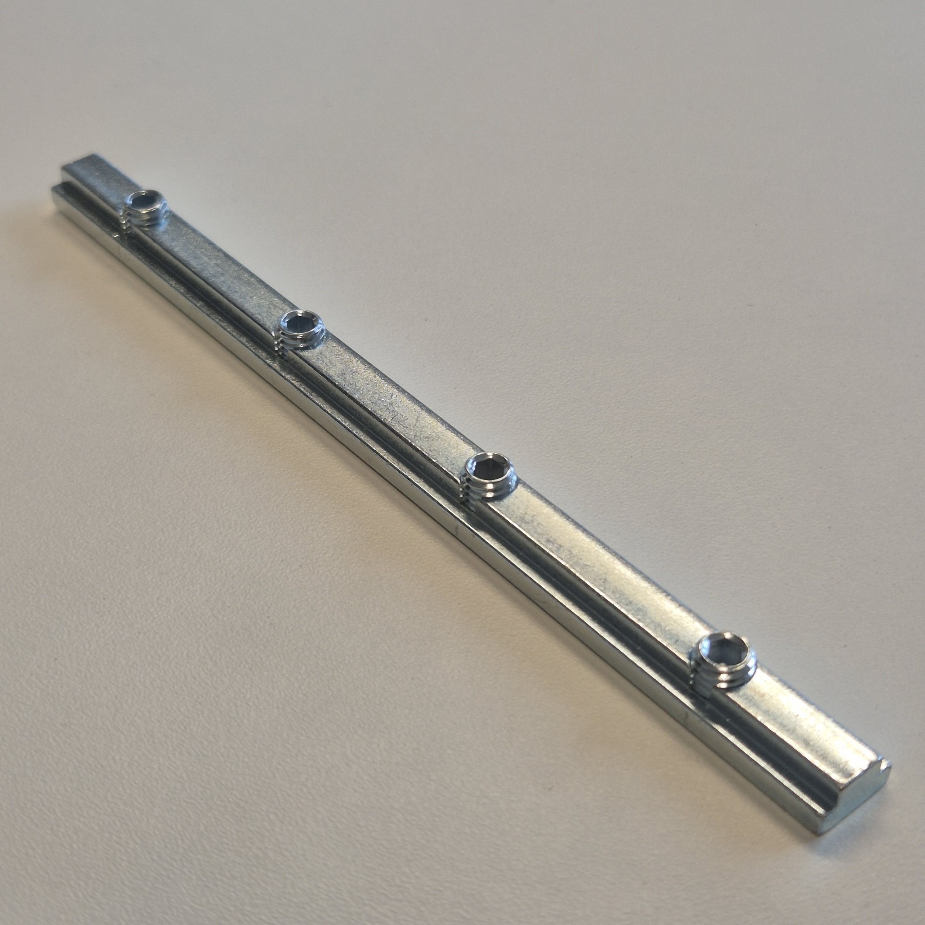 Stoßverbinder innen - Nut 8 mm
